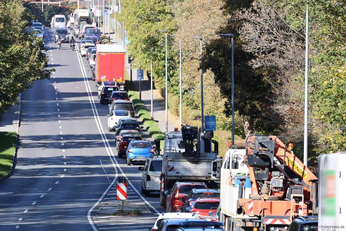 Weiter Stau auf Bundesstraße im Erzgebirge – Stadt stellt Lösung in Aussicht