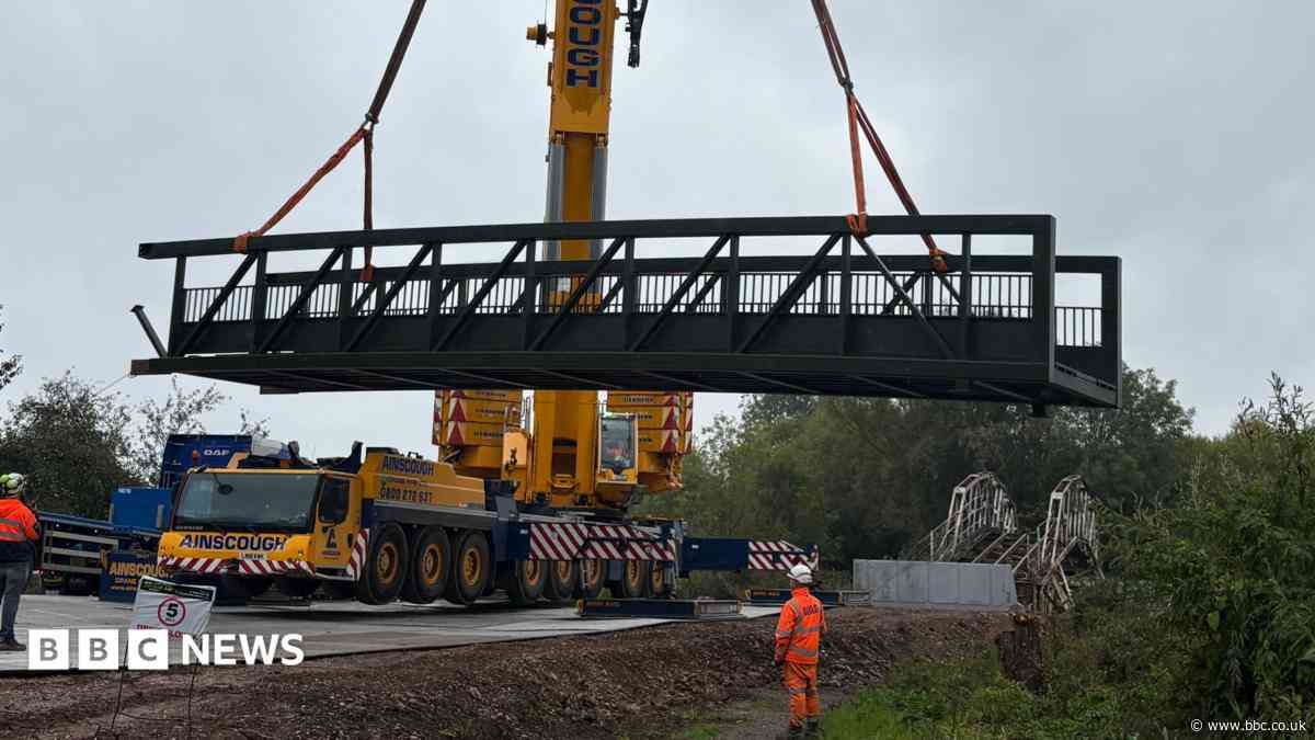 Replacement bridge arrives at nature reserve