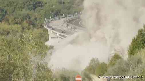 Un boato e crollano 13 campate del viadotto: l’esplosione controllata di Anas a Orte (Viterbo)
