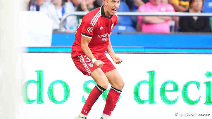 Sevilla fans angry: Miguel Sierra, out injured for three months