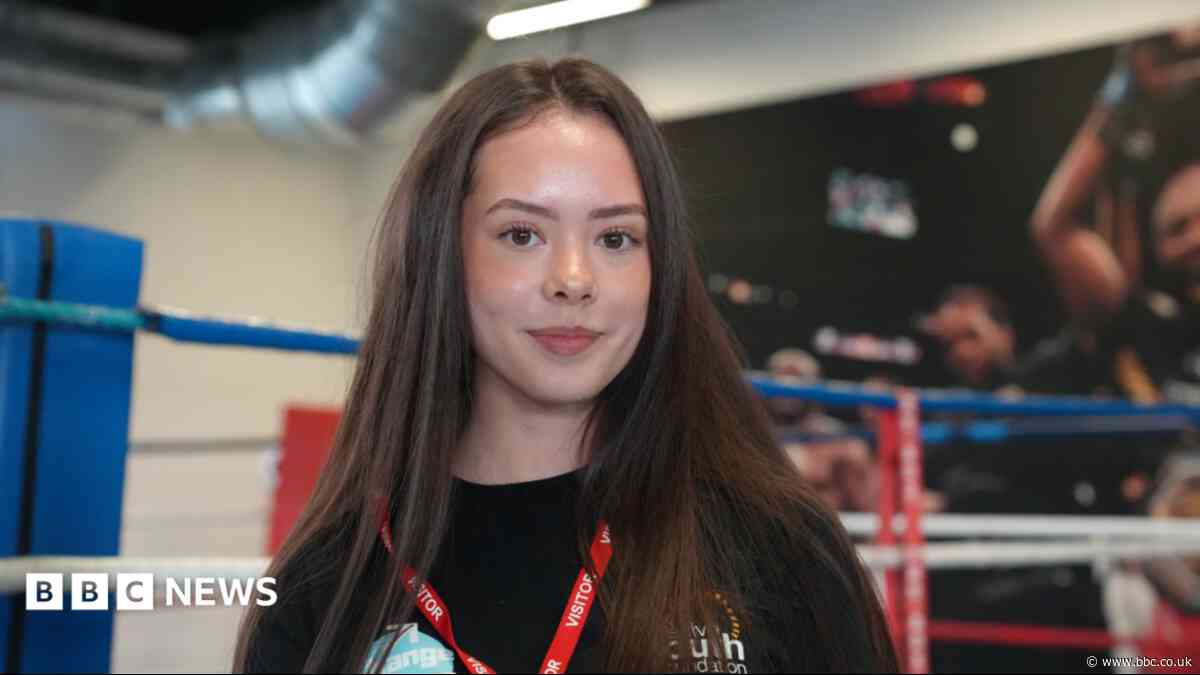 How can we feel safe at night, teens ask police