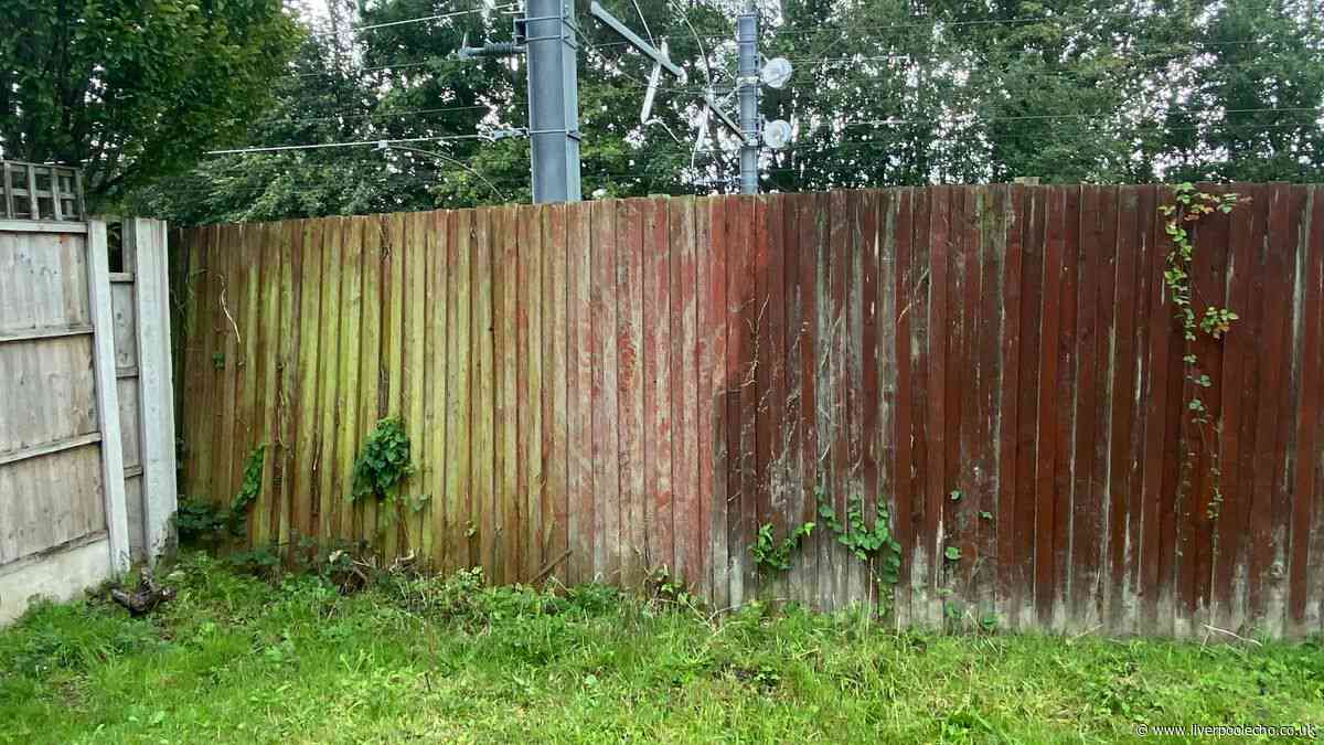 Network Rail row as Rainhill dad fears fence could 'blow onto the track'
