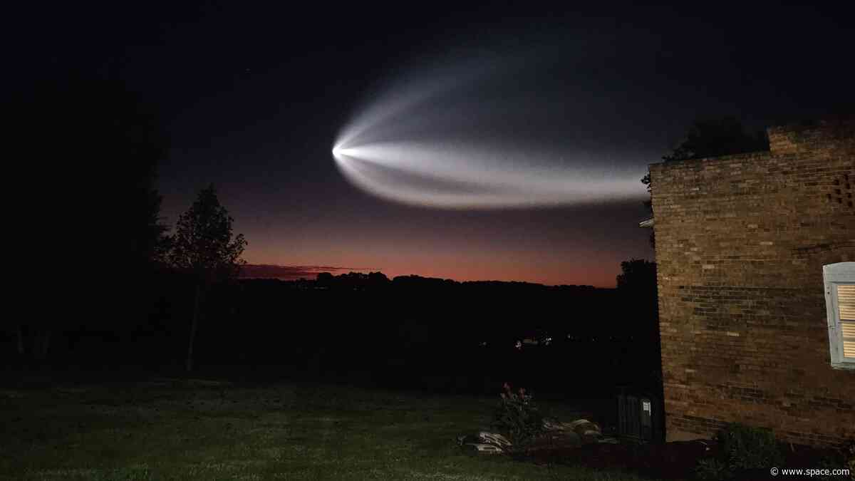 SpaceX rocket launch creates incredible 'space jellyfish' visible throughout US East Coast (photos)