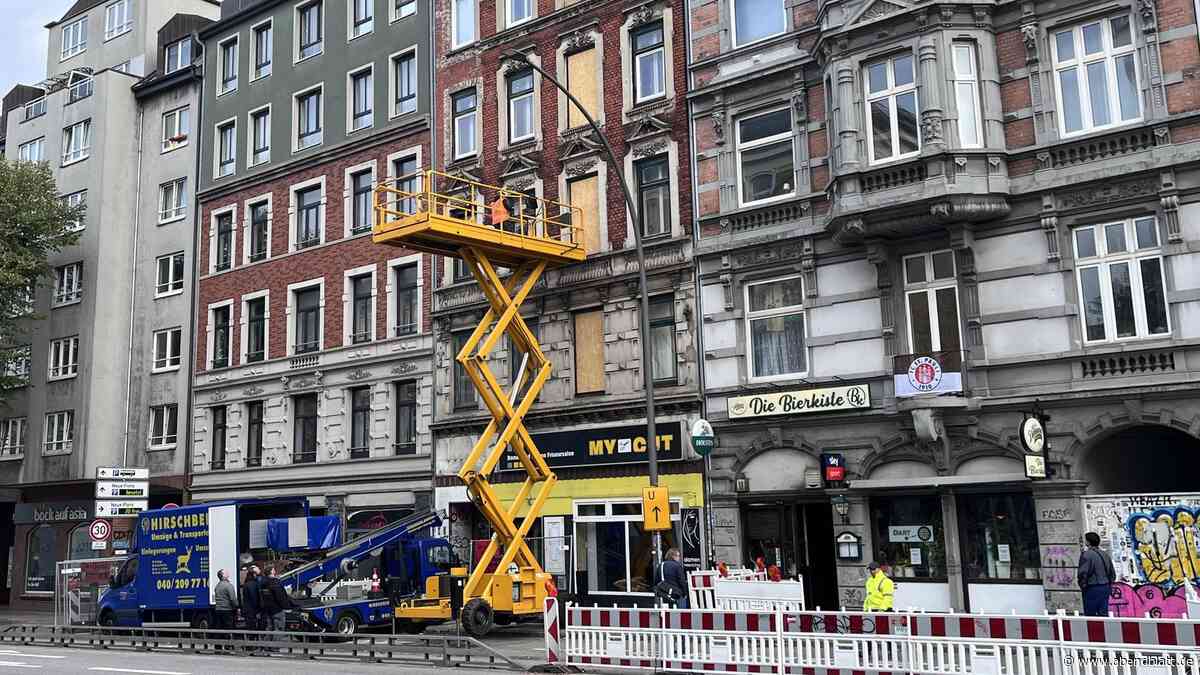 Abbruchhaus an der Holstenstraße: So werden jetzt Möbel der Bewohner gerettet