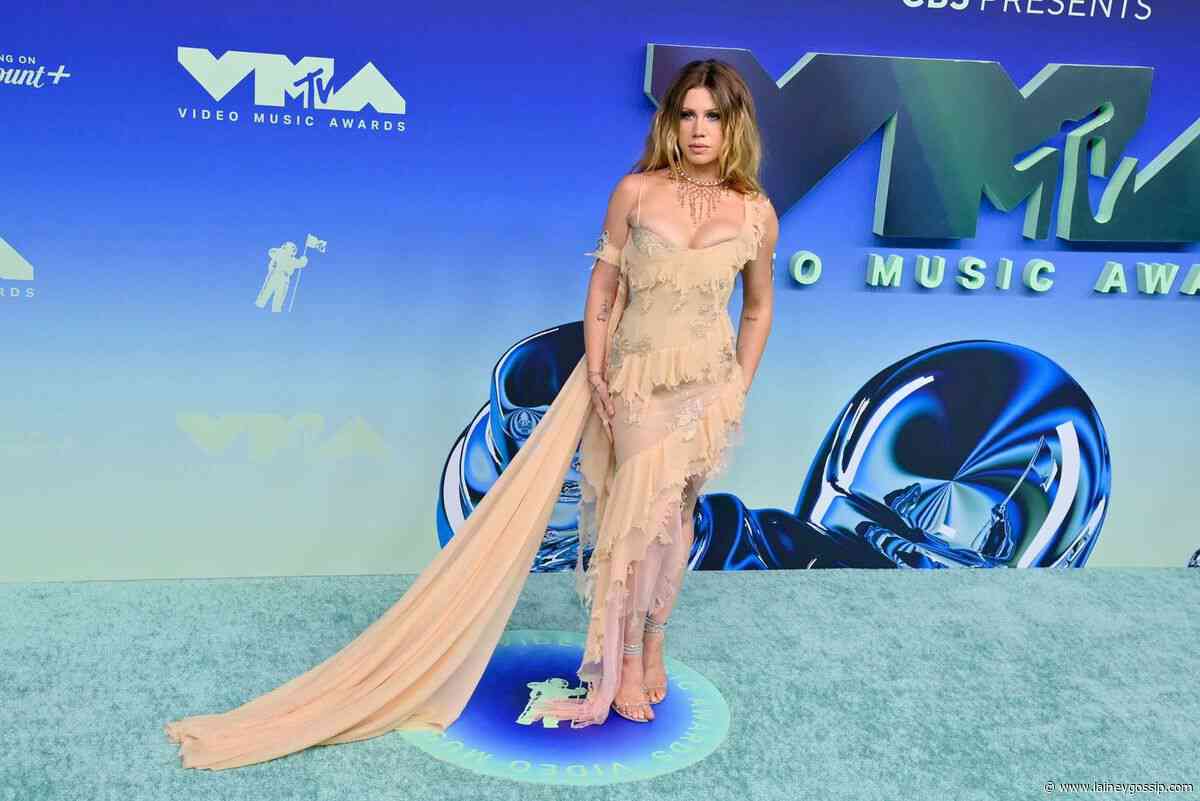 MC’s MUSIC LOUNGE: Slayyyter Rises