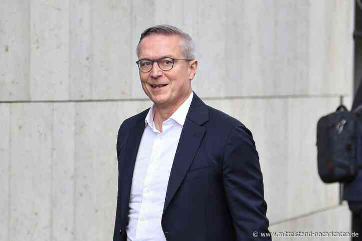 KI-Besteuerung: Digitalminister Wildberger schließt Steuer auf US-Tech-Giganten nicht aus