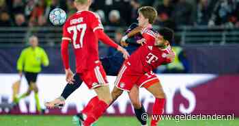 LIVE Champions League | Bayern moet na knappe comeback verder met tien man, Barcelona loopt verder uit