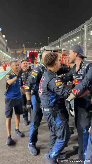 Another oneeeeee 👏💙 #F1 #RedBullRacing #SingaporeGP