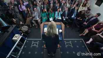 Zacharia's first spin at White House podium draws rocky reviews