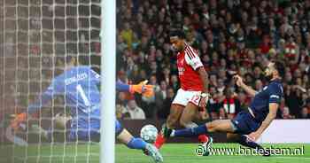 Jurriën Timber helpt Arsenal met schitterende treffer aan zege op Lille