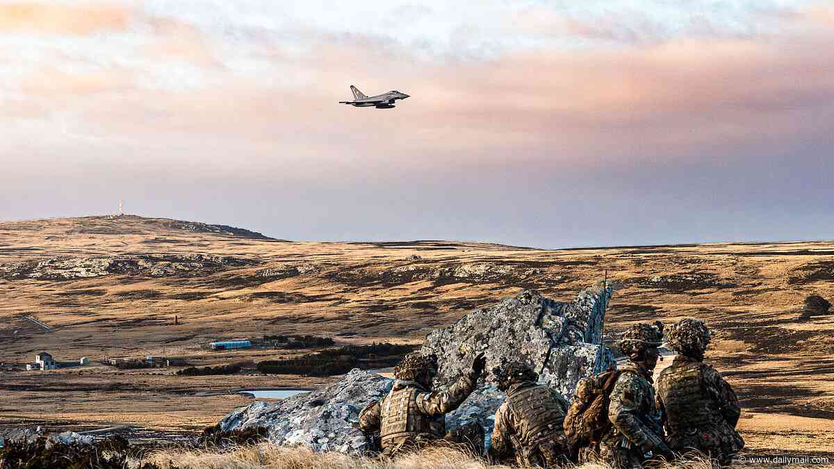British soldiers train to recapture Falklands after threats by Argentina
