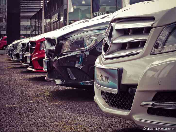 Why Buyers Are Replacing Traditional Dealerships With Online Platforms 