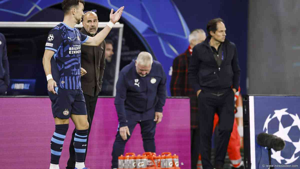 Peter Bosz vond penalty een cadeautje: ’Maar goed, je krijgt ’m, dan moet je ’m wel binnenschieten’