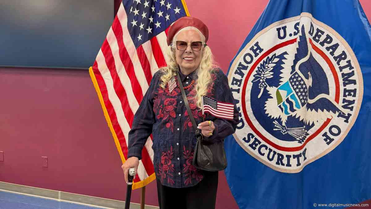 Joni Mitchell Officially Granted U.S. Citizenship After 60+ Years