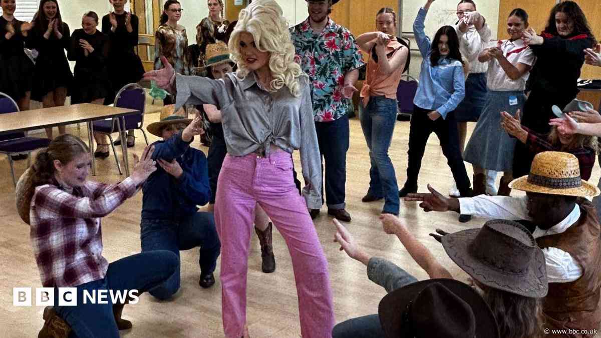 Dolly Parton musical set to hit Rotherham stage