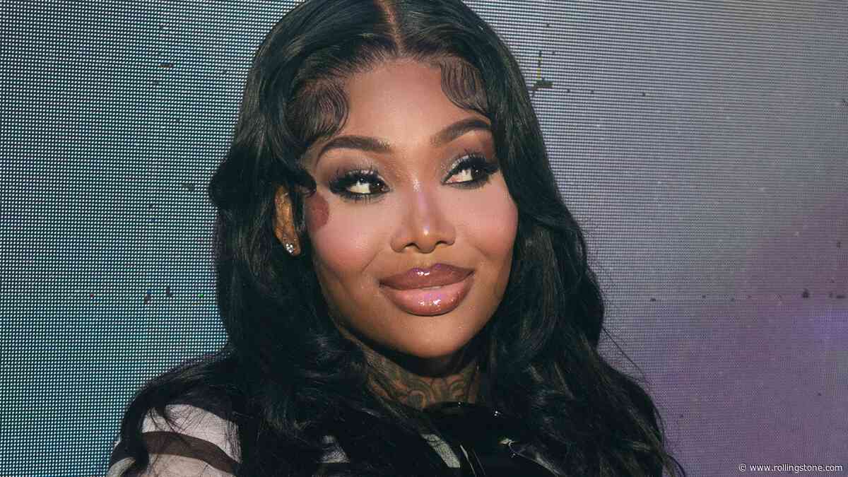 Summer Walker Claims Label LVRN ‘Fraudulently’ Hid YouTube, Amazon Cash as Contract War Escalates