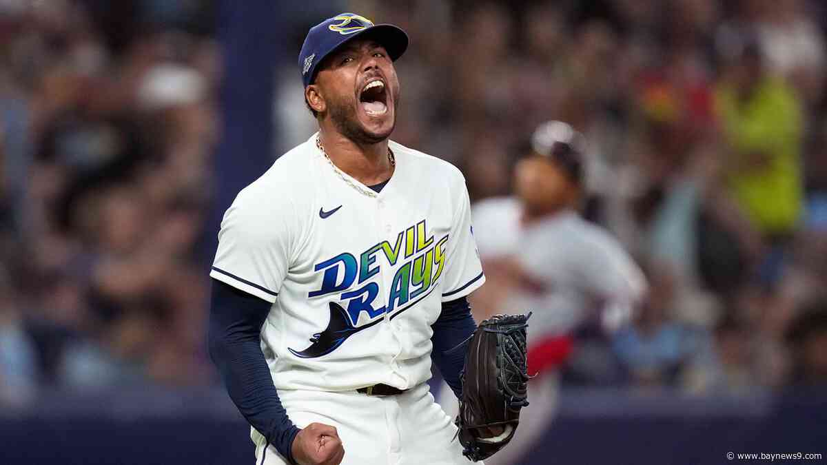 Freddy Peralta, Liam Hicks lift the Rays to a 3-1 win over the Guardians that evens the ALCS at 1-1