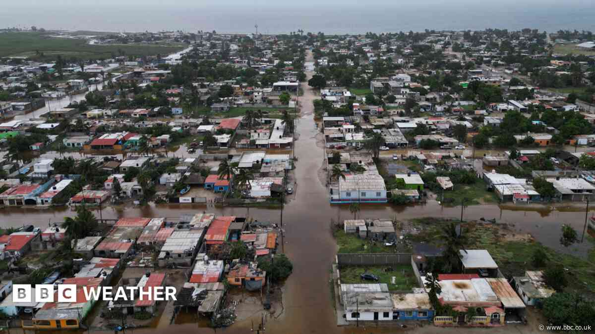 Super El Niño sets another record as it strengthens to 'unprecedented levels'