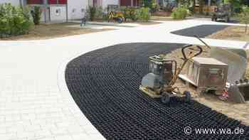 Vergiss Beton weil dieser Gartenweg sich wie Bausteine zusammensetzt