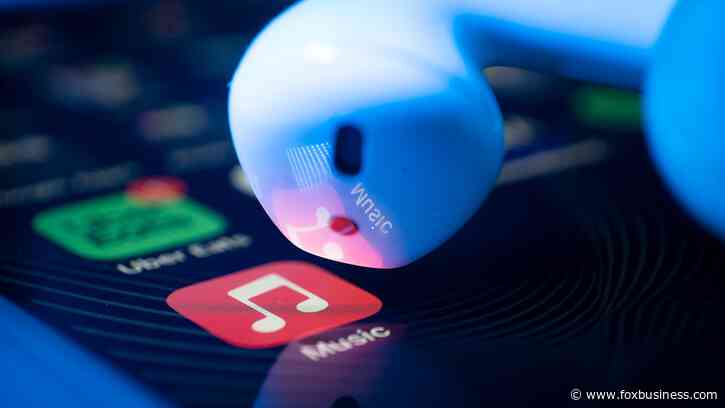 Man used AI songs and 10,000 bots to collect $8M in fraudulent music royalties, prosecutors say