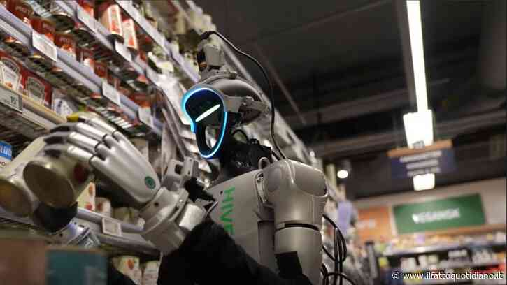 “Lui riempie gli scaffali con la merce e tu ne controlli i movimenti”: robot al lavoro in un supermercato in Danimarca. Ecco l’inedita sperimentazione