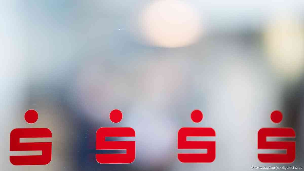 Großeinsatz der Polizei in Filiale der Sparkasse Weilheim