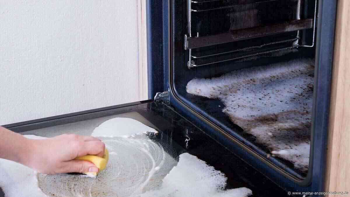 Backofentür bleibt schmutzig? Dieser Alltagsgegenstand schafft in Minuten Abhilfe