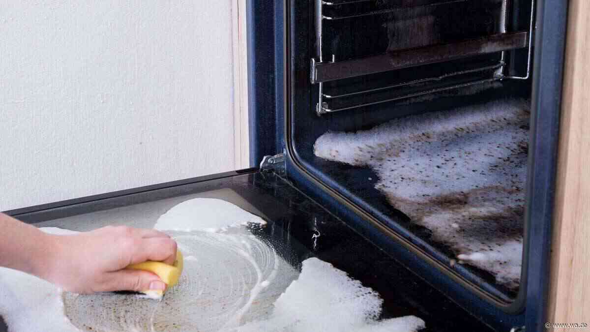Backofentür bleibt schmutzig? Dieser Alltagsgegenstand schafft in Minuten Abhilfe