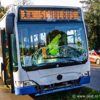 Ernstig ongeval met schoolbus bij Gronau, Nederlandse hulpdiensten helpen Duitse collega's