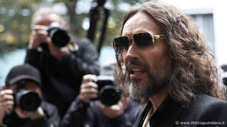 “Spietato e calcolatore con un enorme desiderio e appetito sessuale”: le accuse durissime in tribunale a Russell Brand. L’attore è imputato di tre stupri, tre violenze sessuali e atti osceni