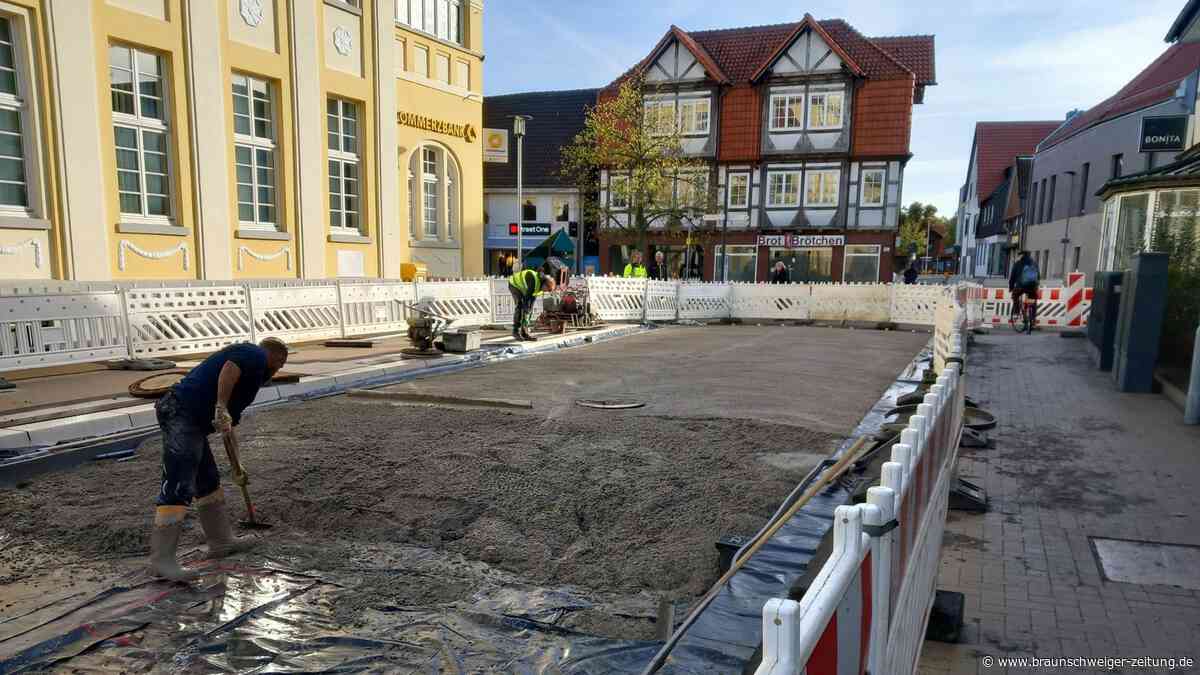 Beton marsch! Was für ein Knochenjob auf Gifhorns Baustelle in der Fußgängerzone