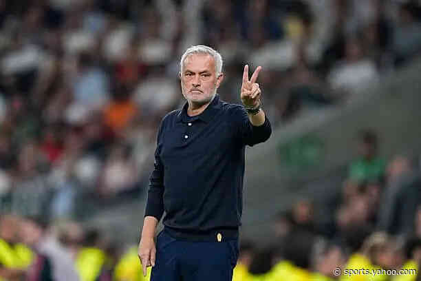 Mourinho’s emotional message to Roma fans: “I’d give them all an individual hug.”