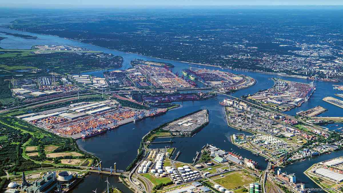 Containerschiffe können in der Elbe größere Wassertiefen als bisher