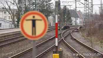 Zentrale Bahnstrecke in Bayern wird saniert: Massive Auswirkungen für tausende Menschen