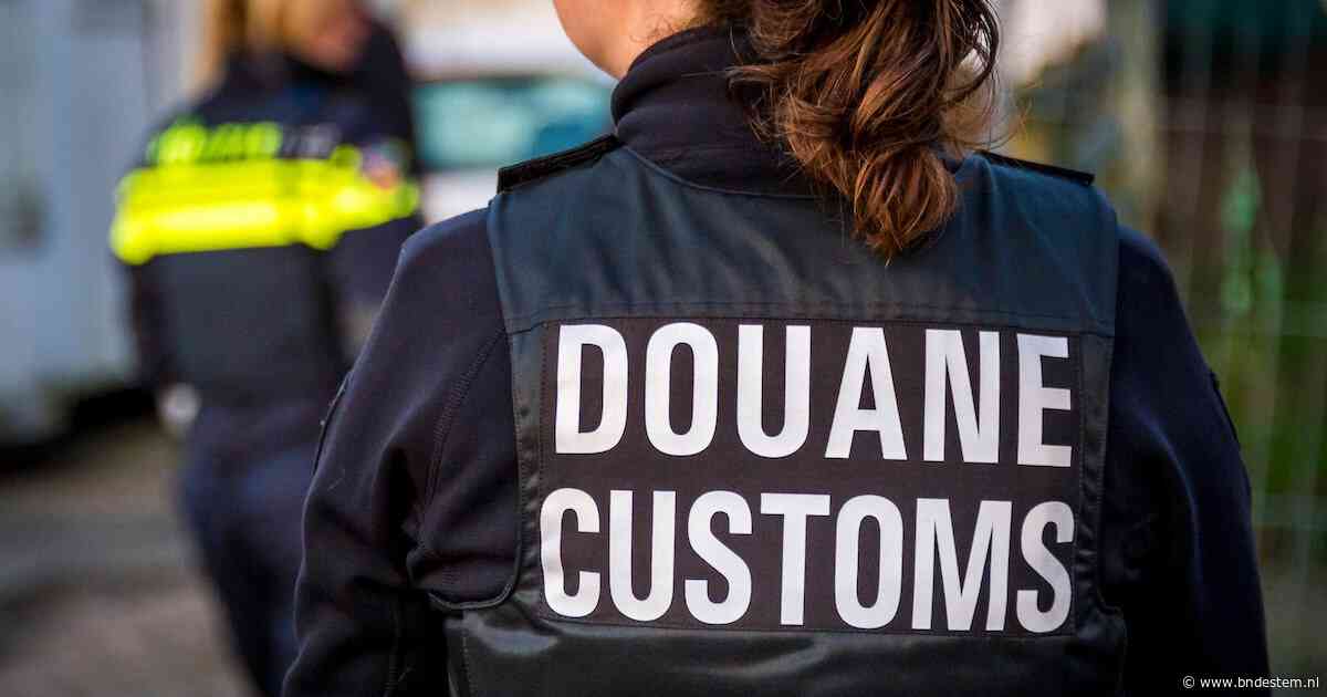 Vijf bestuurders testen positief op drugs bij grote controle in haven Moerdijk: één aanhouding en 30 boetes