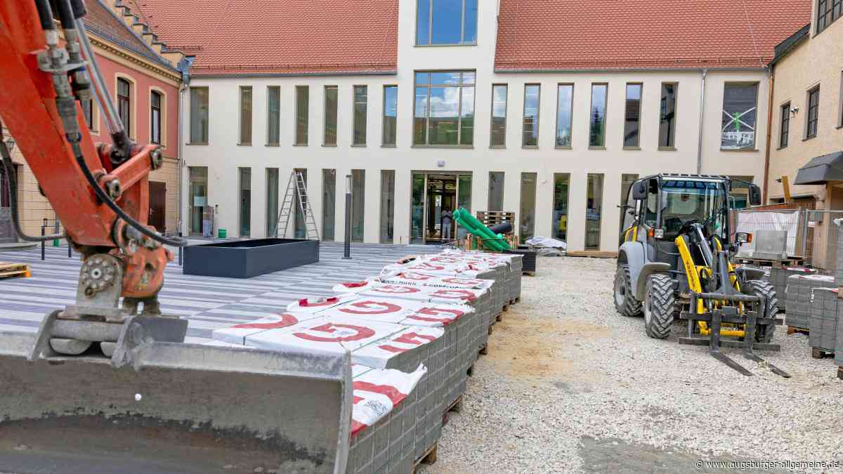 Neues Bürgerbüro und Stadtteilbücherei in Göggingen starten mit besonderen Extras