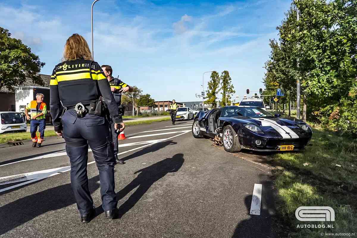 Monteur crasht Ford GT tijdens proefrit in Dieren