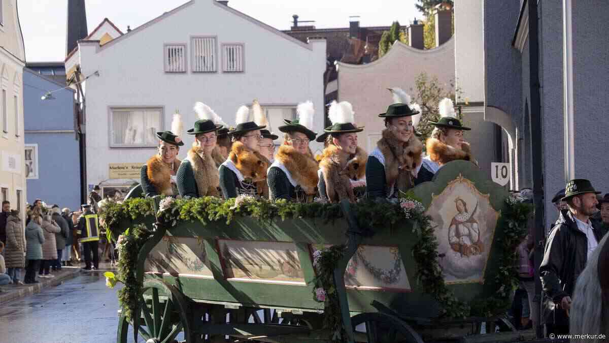 Nach Tod von Bürgermeister: Termin für Neuwahl in Grafing steht – Veranstaltungen abgesagt