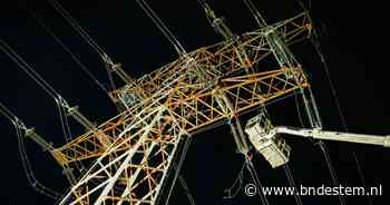 Werkzaamheden hoog boven de snelweg: hoogspanningslijnen bij Oud Gastel verwijderd