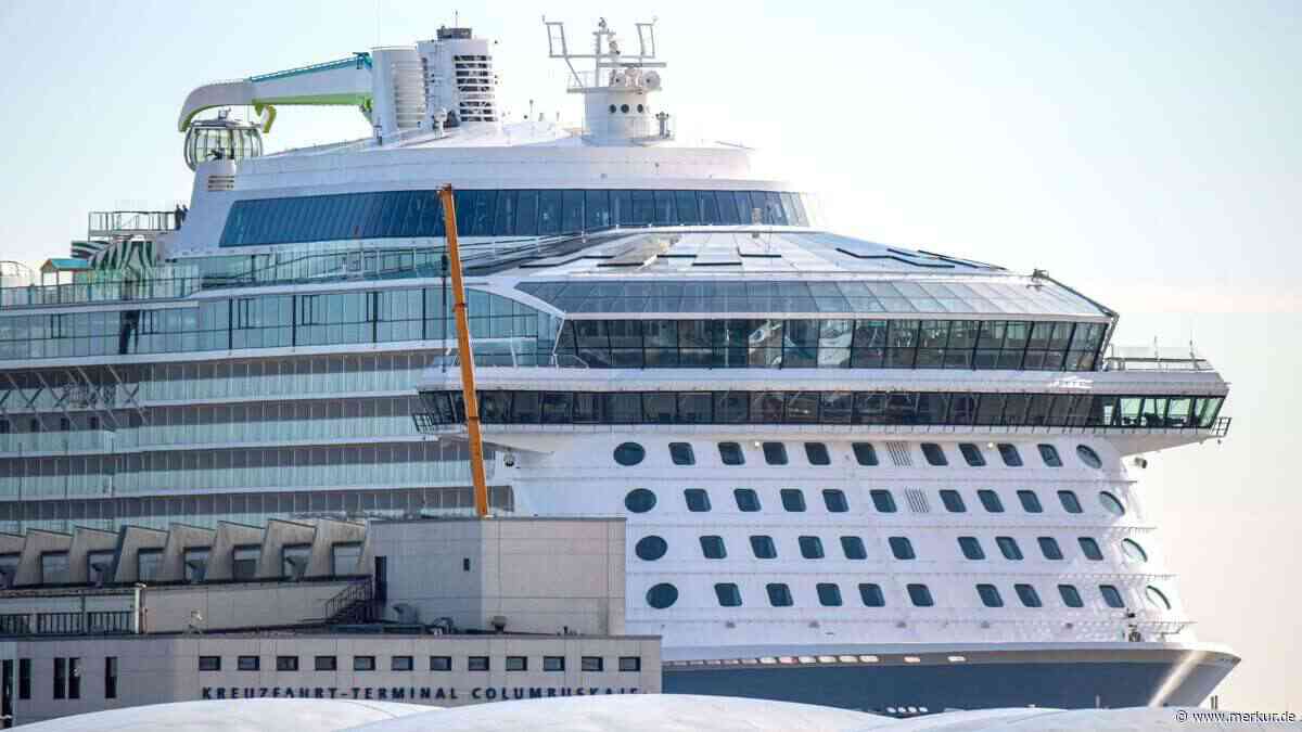 Frau springt von Kreuzfahrtschiff und treibt 20 Stunden im Meer – ihre Erklärung macht sprachlos