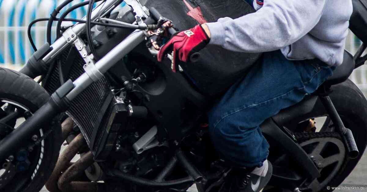 Unfall in Walsdorf: Motorradfahrer (26) schlittert in Gegenverkehr