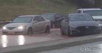 Cars stuck in water in SE Oklahoma City