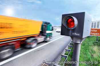 Autofahrer rast mit 98 km/h zu viel über die A30