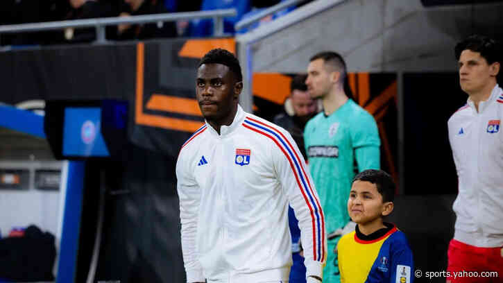 Lyon defender Moussa Niakhaté returns from injury to face Crystal Palace