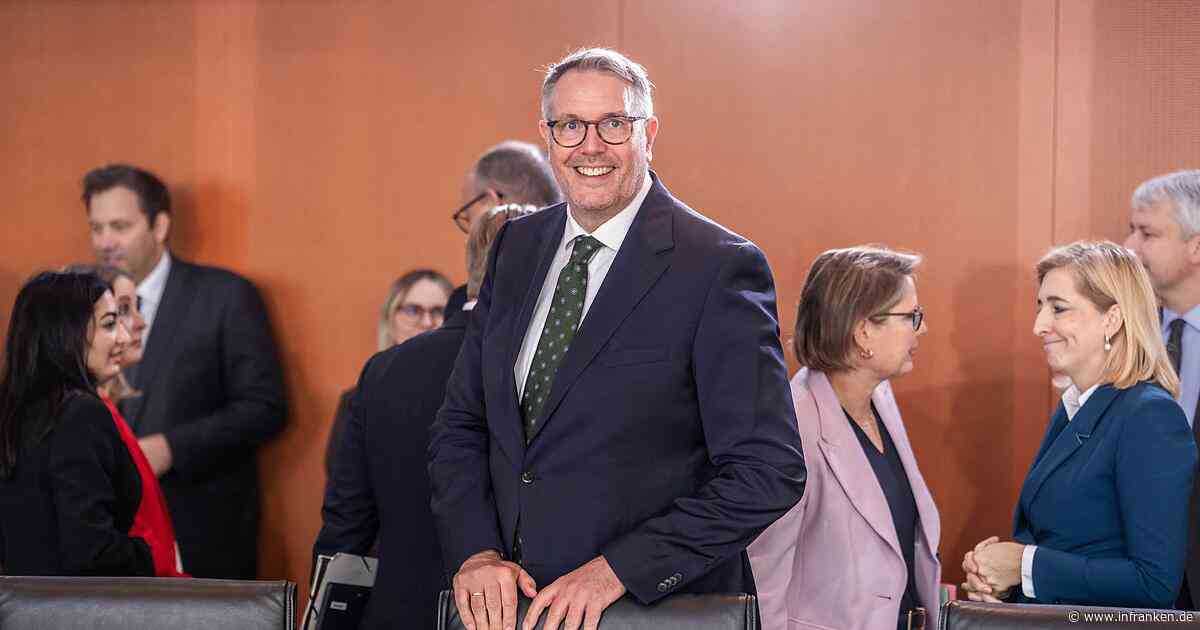 Bas-Nachfolger Schweitzer im Bundestag vereidigt