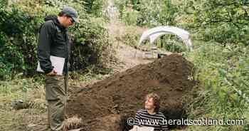 Historic dyke remains found after 200 years, including possible fortified summerhouse