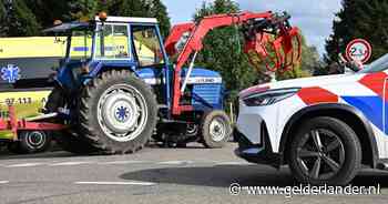 Wielrenner belandt onder tractor bij aanrijding: traumahelikopter rukt uit