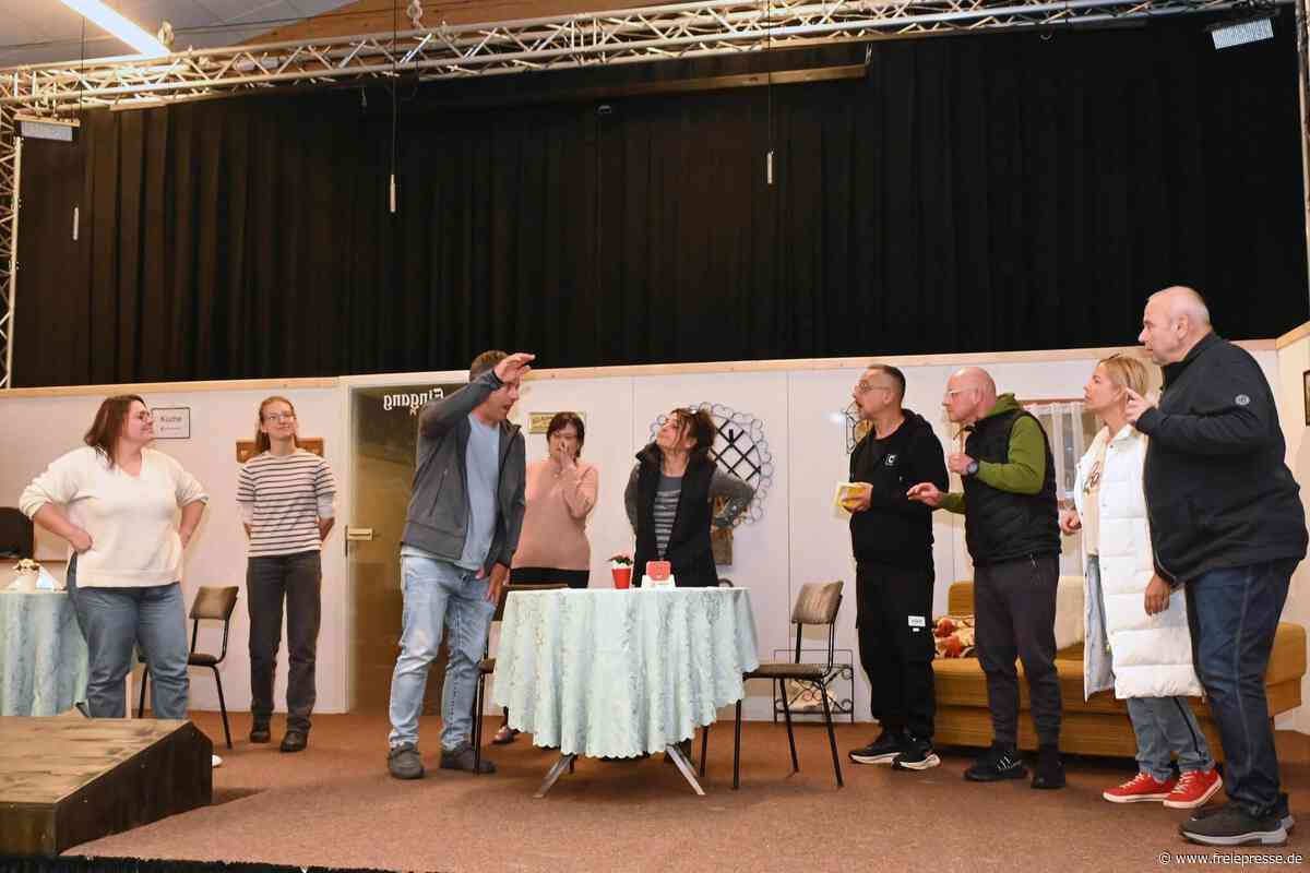 Pension Ballermann wird zur Klapsmühle: Theaterkarten für Neuwürschnitzer Mundartstück heiß begehrt