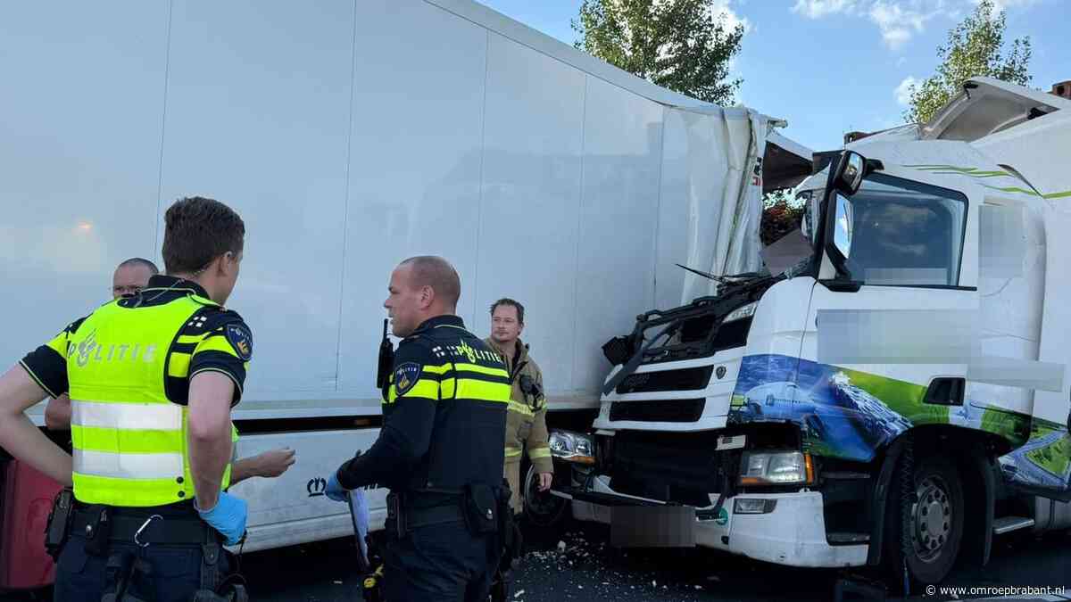 A2 tussen Den Bosch en Eindhoven nog uren dicht na ongeluk met vrachtwagens