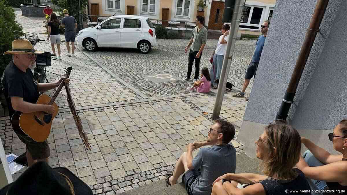 Neun Musiker gebucht: Altomünster belebt seine Straßenmusik neu